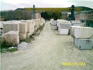 Bilecik Beige Marble Blocks