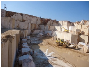 Bilecik Beige Marble Blocks