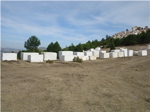 Cream Royal Marble Blocks
