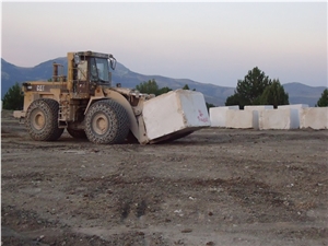 Cream Royal Marble Blocks