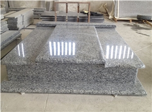 Chinese Spray White Granite Monument/Granite Monument/Granite Tombstone/Tombstone/Monument