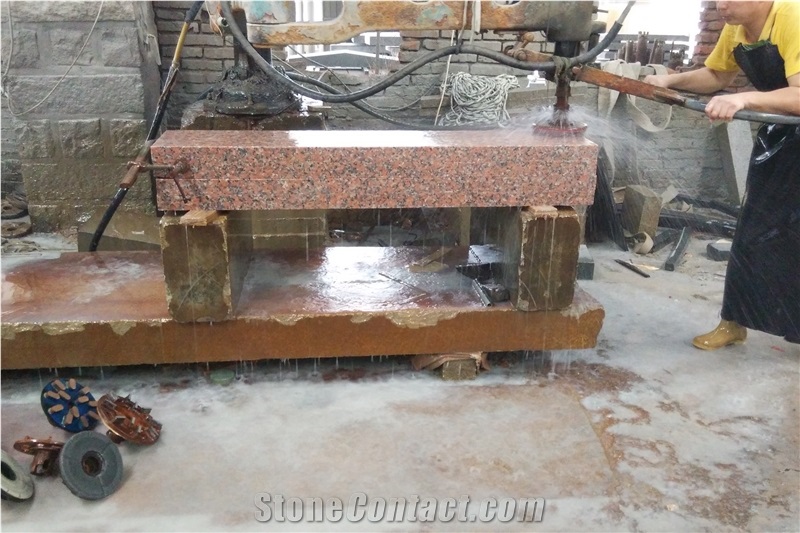 New Maple Red Granite Big Columbarium House