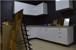 Bst Engineered Quartz Stone Tops,Prefabricated Tops with Competitive Quality and Price Resistant to Scratching,Staining and Scorching