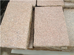 China Yellow Zhangpu Rusty G682 Granite Top & Bottom Flamed 4 Sides Natural Split Granite Patio & Garden Pavers/ Garden Stepping Pavements