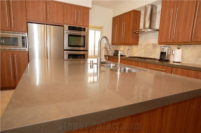 China Beige Artificial Quartz Stone Slabs & Tiles from China Manufacturer at Cheap Pricing More Durable Than Granite Thickness 2cm or 3cm with High Gloss and Hardness