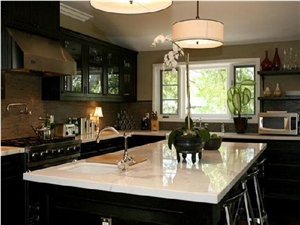 Enviroment-Friendly&Safety Quartz Stone with Bright Surface Slab Standard Sizes 126 *63 and 118 *55 Mainly and Widely Used in Kitchen, Bathroom for Countertop Mainly
