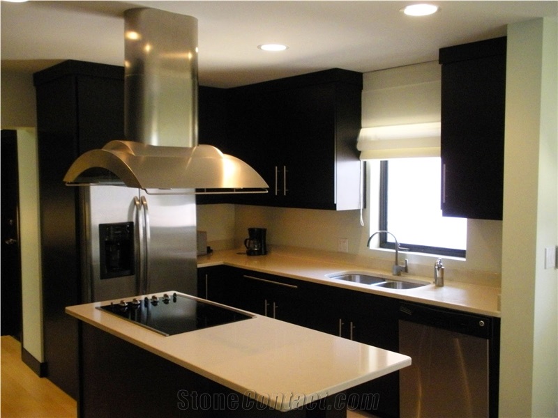 Safe and Stylish Performance Of Veined Collection Of Engineed Quartz Stone Thickness 2cm or 3cm Slab Standard Sizes 126 *63 and 118 *55