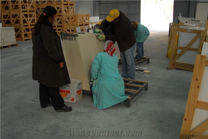 Crema Classic Limestone Slabs and Tiles