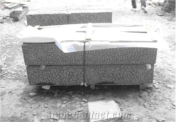 Pineappled Palisades Columns Dark Grey G654, China G654 Black Granite Palisades,Black Granite Pineappled Palisade,6 Sizes Pineappled Kerbstone