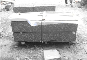 Pineappled Palisades Columns Dark Grey G654, China G654 Black Granite Palisades,Black Granite Pineappled Palisade,6 Sizes Pineappled Kerbstone