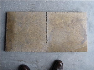 China Shandong Beige Limestone Golden Harvest Bush-Hammered Tiles for Walling