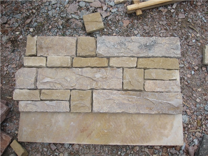 China Shandong Beige Limestone Golden Harvest Bush-Hammered Tiles for Walling