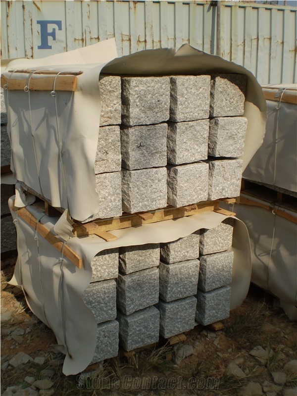 Rough Picked China White Granite Kerbstone Road Stone for Outside Pavers