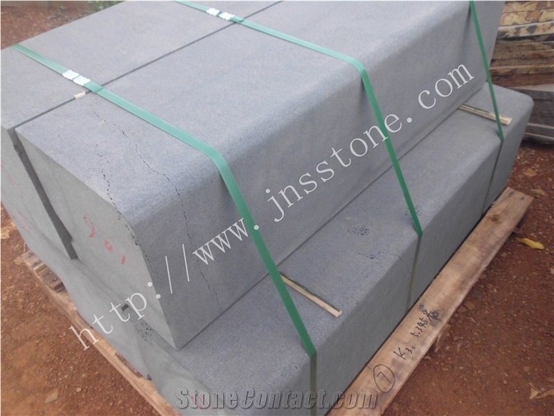 Hainan Black Basalt Curbs Road Side Stone