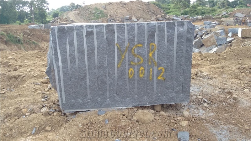 Indian Absolute Black Granite Blocks