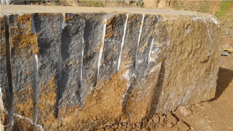 Indian Absolute Black Granite Blocks