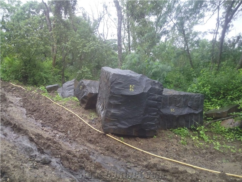 Indian Absolute Black Granite Blocks