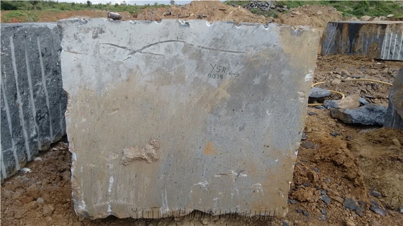 Indian Absolute Black Granite Blocks