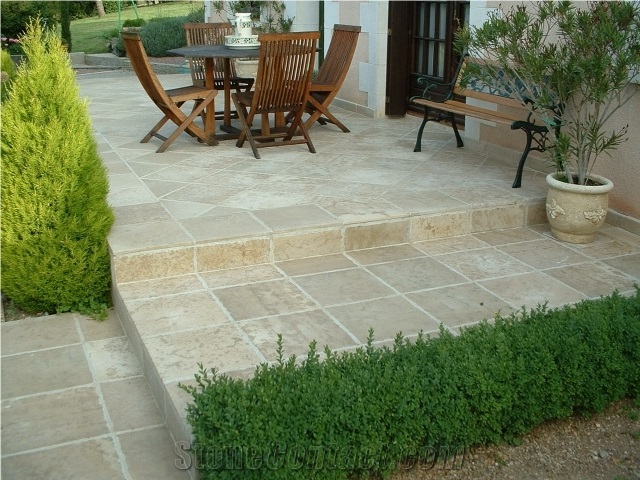 La Grosse Borne Patio - Terrace Pavement