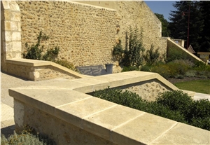 Pierre Dordogne Wall Coping