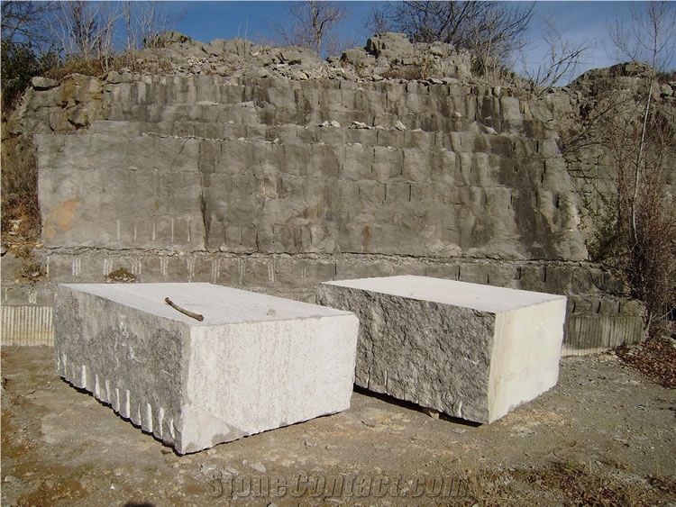 Pierre De Ruoms Limestone Blocks