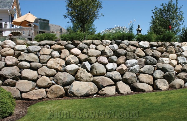 Fieldstone Garden Boulder Retain Wall