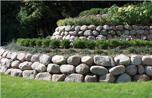 Fieldstone Garden Boulder Retain Wall