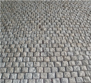 China Multicolor Granite Cube Stone Paving Stone