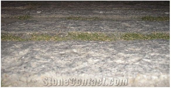China Multicolor Granite Cube Stone Paving Stone