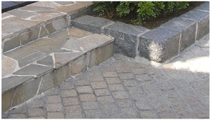 China Multicolor Granite Cube Stone Paving Stone