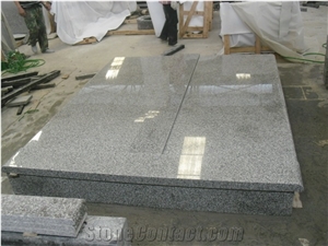 China Cheap Popular G623 /Mountain Silver Light Crystal Grey Granite Polished Tombstones,Headstones, Monuments Of Poland Style for Single and Double, European Engraved Cemetery Funeral Gravestone