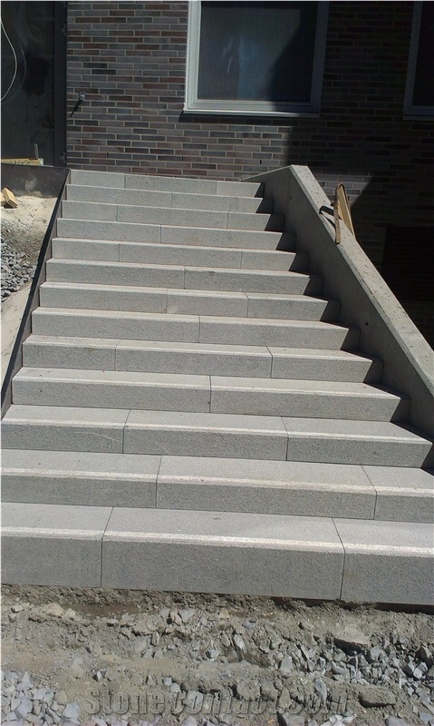 G654, China Dark Grey,Padang dark, Flamed, Steps with G603 Stripe