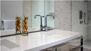 Amazing Luxury Artificial Quartz Stone Vanity Top Directly from China Manufacturer with Iso/Nsf Certificate at Good Price Normally Produced Standard Size 31/37/43/49/61/73*22.5inch