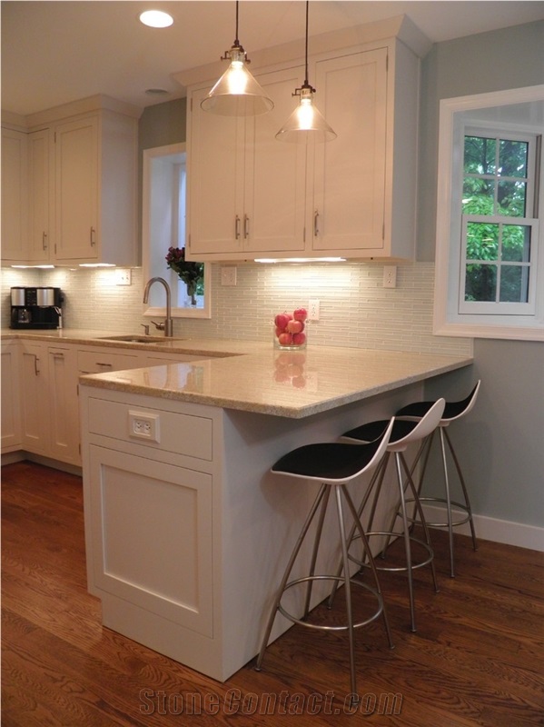 China Luxury Pure White Engineered Quartz Stone Kitchen Countertop with Bright Surface Non-Porous and Easy to Clean Directly from China Manufacturer More Durable Than Granite with Thickness 2/3cm