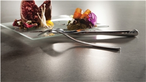 Luxury Black Engineered Quartz Stone Countertop Non-Porous and Easy to Clean Directly from China Manufacturer with Iso/Nsf Certificate More Durable Than Granite Thickness 12/15/20/25/30mm