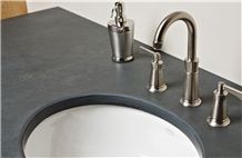 Luxury Black Engineered Quartz Stone Countertop Non-Porous and Easy to Clean Directly from China Manufacturer with Iso/Nsf Certificate More Durable Than Granite Standard Slab Size 118*55 and 126*63