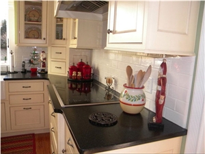 Luxury Interior Design with Black Engineered Quartz Stone Solid Surface and Countertop Non-Porous and Easy to Clean from China Manufacturer with Iso/Nsf Certificate More Durable Than Granite