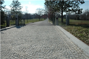 Outdoor Plaza / Patio / Garden Landscaping Cobble Stone,Cube Stone Floor Coving Paving Sets