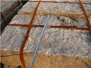 G350 China Rust Sesame Yellow Granite Kerbs,Yellow Granite Curbstone