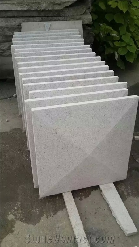 G339 Chinese Pearl White Granite Wall Stone in Flamed