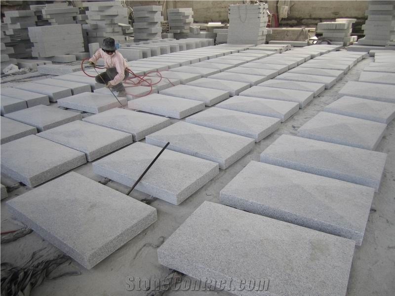G339 Chinese Pearl White Granite Wall Stone in Flamed