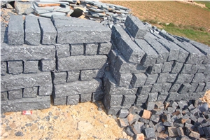 Zhangpu Black Basalt Kerbstone, Putian Black,G 640,Impala China,Sesame Black Kerbstone,Cubestone Kerbs,Road Stone in Natural Split
