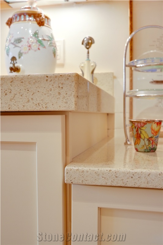 Bst C4014 Quartz Stone Kitchen Countertops with Bright Surface Directly from China Manufacturer at Competitive Pricing More Durable Than Granite Standard Sizes 108*26inch Thickness 2/3cm
