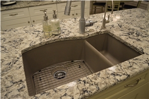 Supply Veined Quartz Stone Solid Surface and Bathroom Vanity Top with Bright Surface Non-Porous But Cheap Price More Durable Than Granite Standard Size 31/37/43/49/61/73*22.5inch