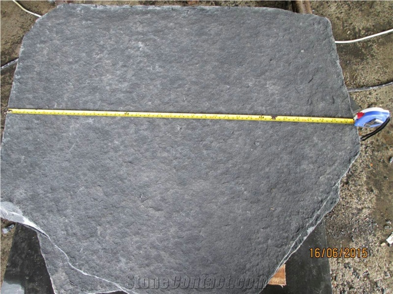 Vietnam Basalt Flagstone Flamed, Grey Basalt Viet Nam Irregular Flagstone