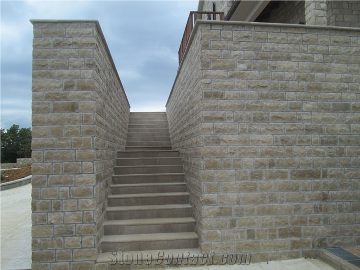 Komani Limestone Mushroomed Wall Cladding, Beige Limestone Montenegro Mushroon Stone Walling