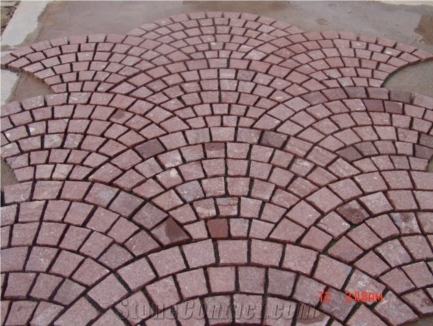 Cheap China Red Granite Cube Stone, Meshed on Net Outdoor Paving Stone