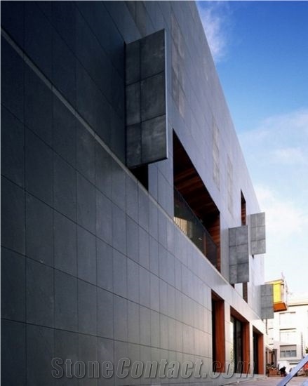 Hainan Black Basalt/Lava Stone/Basalto Tiles for Building Walling Project