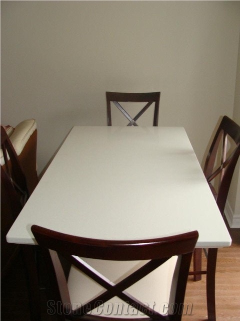 Beautiful and Competitive China White Quartz Stone Kitchen Countertop and Table Top Slab Size 3000*1400mm and 320*1600m