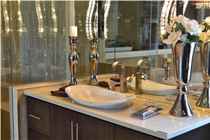 Quartz Stone Bath Top, Solid Surface and Vanity Top Directly from China Manufacturer with Iso/Nsf Certificate at Good Price Normally Produced Standard Size 31/37/43/49/61/73*22.5inch